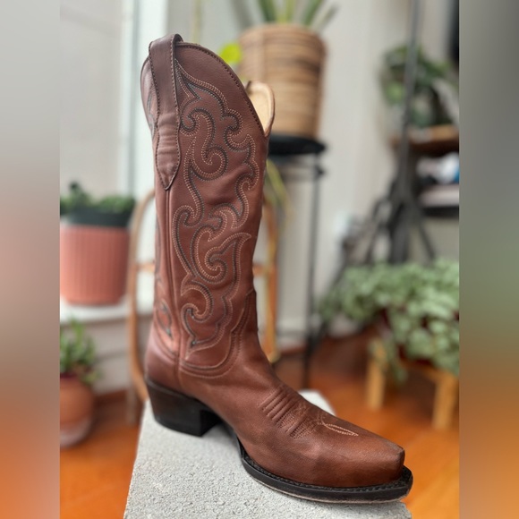 Cavender's leather snip toe boots, brown with light blue embroidery, Size 5 - Picture 7 of 10